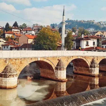 Modern 2bdr Apartment-cathedral View-best Location 公寓