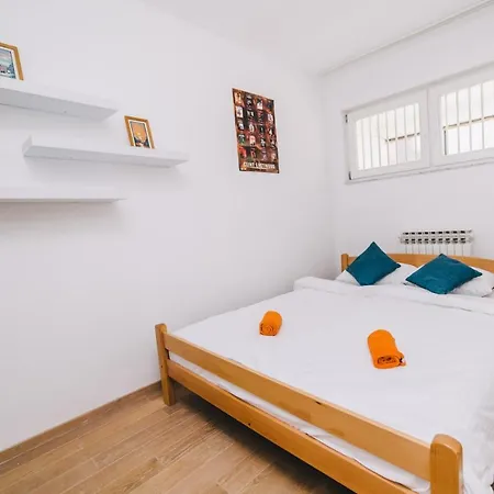 Modern 2bdr Apartment-cathedral View-best Location 公寓 塞拉耶佛