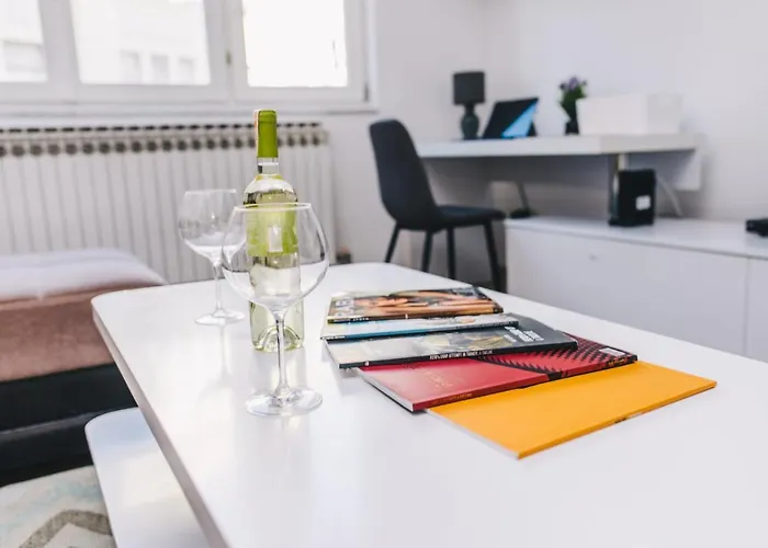 公寓 Modern 2bdr Apartment-cathedral View-best Location 塞拉耶佛