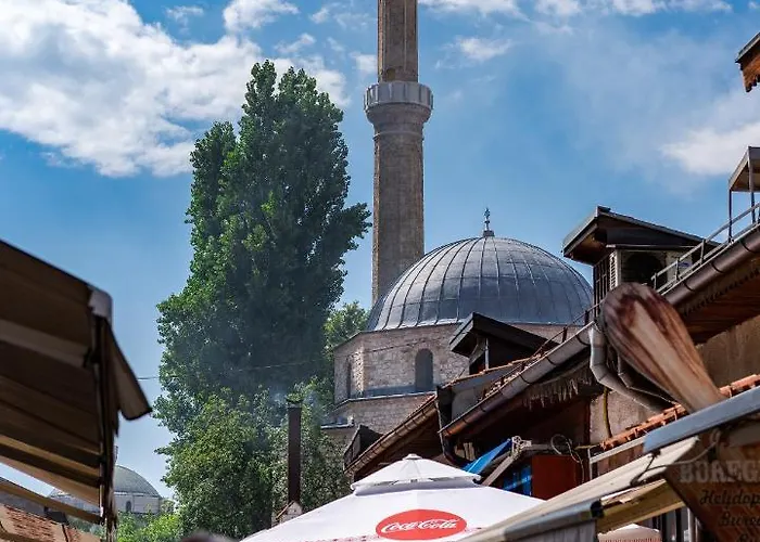 Modern 2bdr Apartment-cathedral View-best Location 公寓 塞拉耶佛