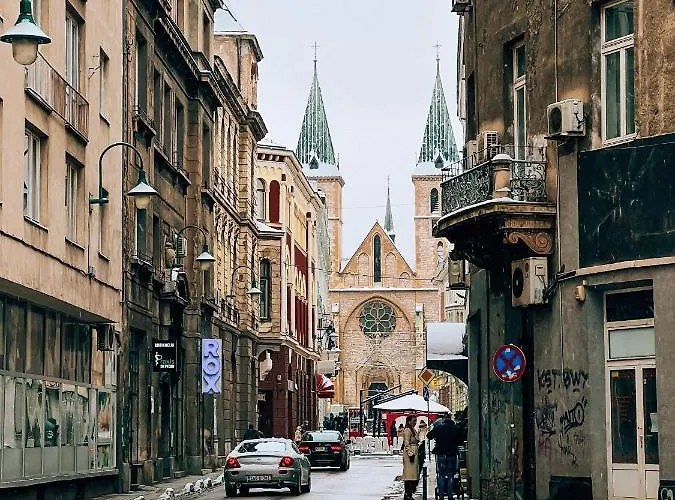 Modern 2bdr Apartment-cathedral View-best Location 塞拉耶佛