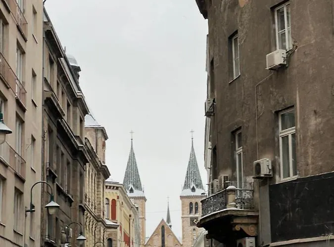 Modern 2bdr Apartment-cathedral View-best Location * 塞拉耶佛