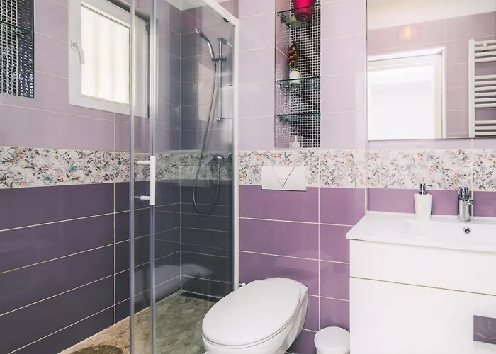 Modern 2bdr Apartment-cathedral View-best Location