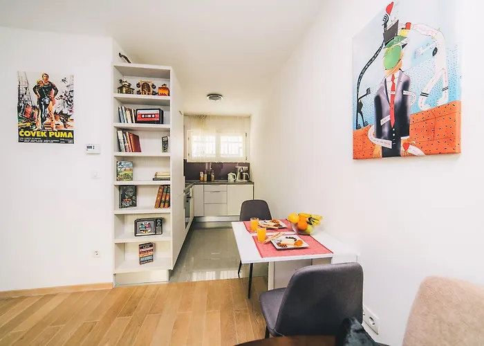 Modern 2bdr Apartment-cathedral View-best Location *