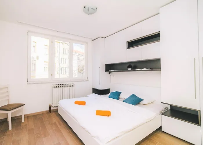 公寓 Modern 2bdr Apartment-cathedral View-best Location *