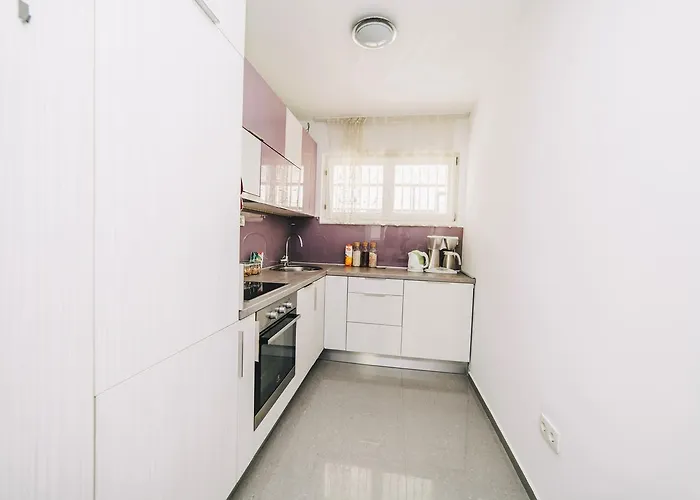 Modern 2bdr Apartment-cathedral View-best Location 公寓 塞拉耶佛